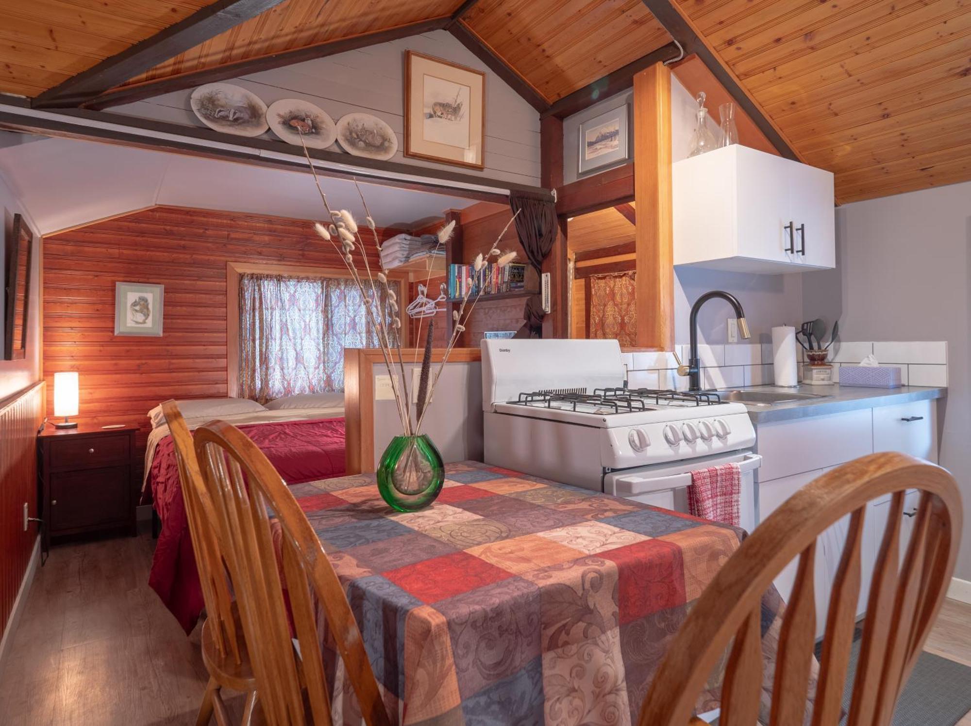 Hillside Bungalows Banff Exterior foto
