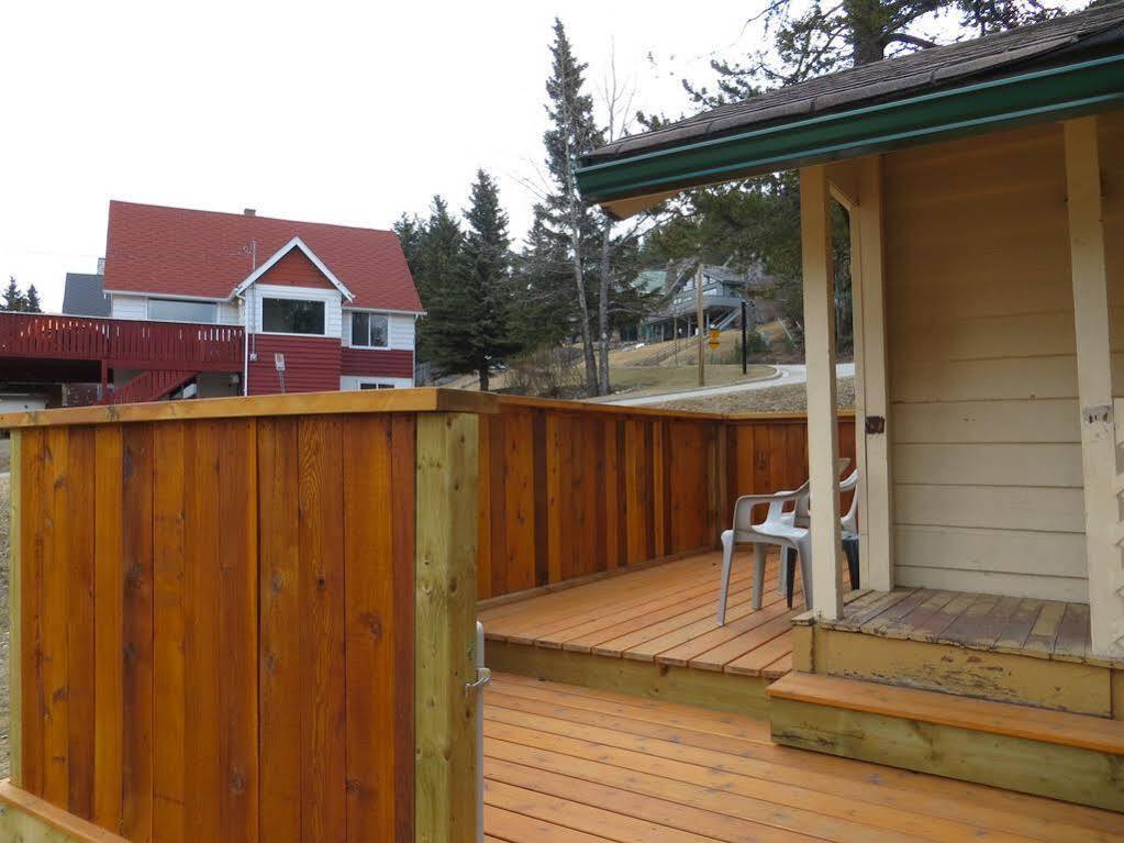 Hillside Bungalows Banff Exterior foto