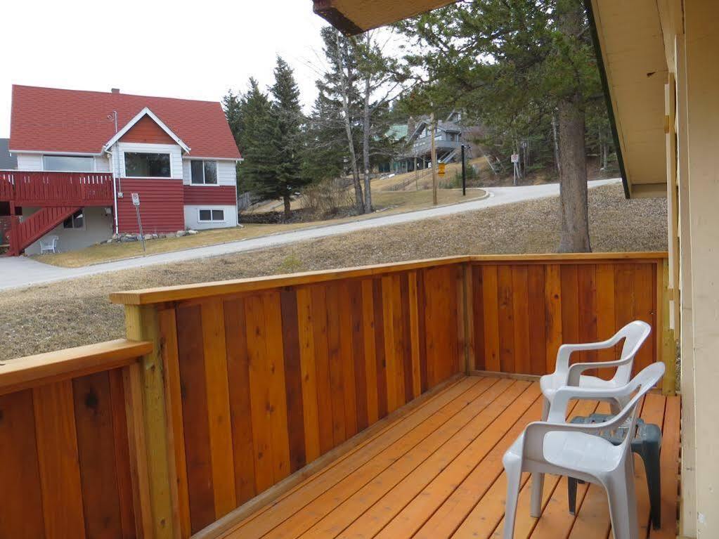 Hillside Bungalows Banff Exterior foto